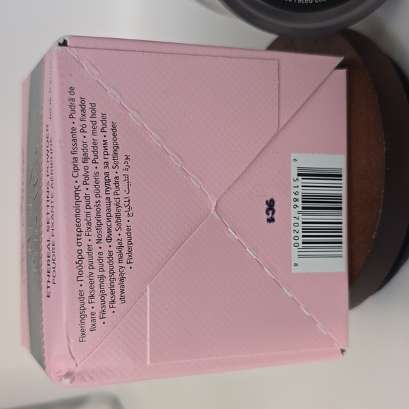 Too Faced Born This Way Ethereal Setting Powder - Translucent - Picture 9 of 12